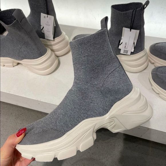 Zara Shoes - ZARA stretch knit sock sneaker
